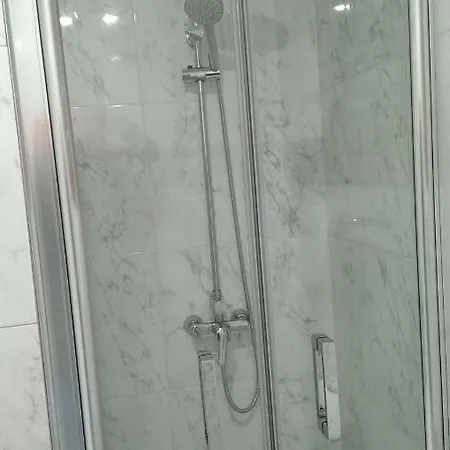 Caleton Alhambra דירה *